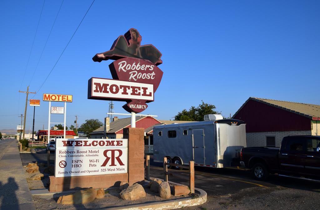 Robbers Roost Motel