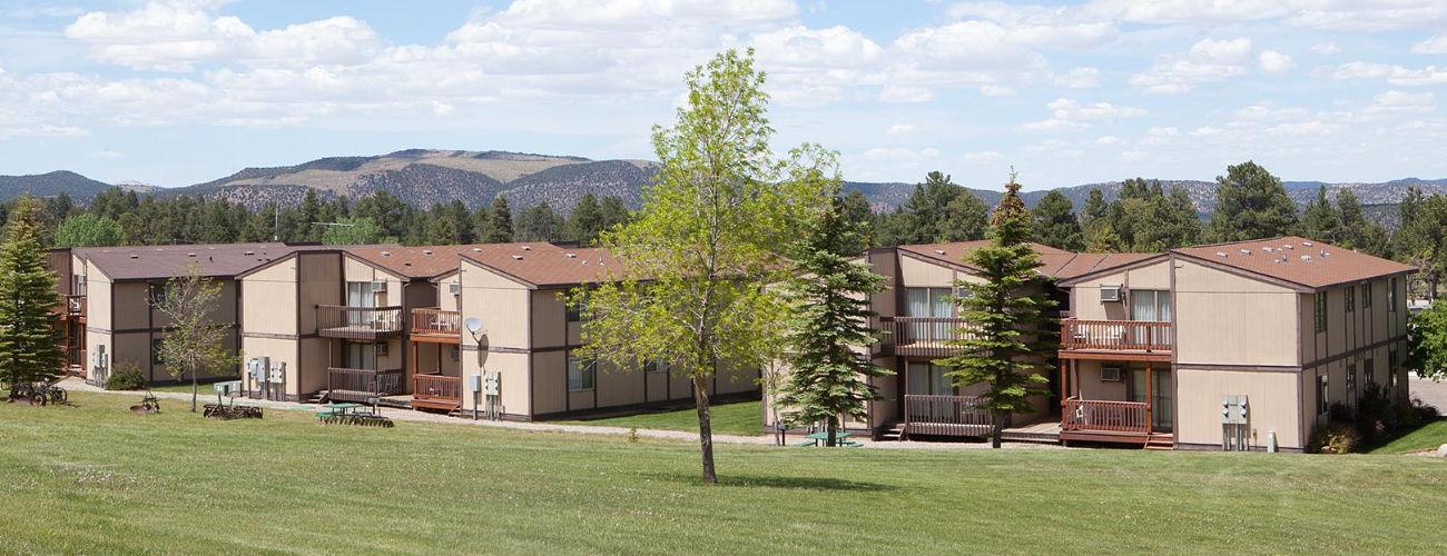 
Flaming Gorge Resort - Lodging & Camping
